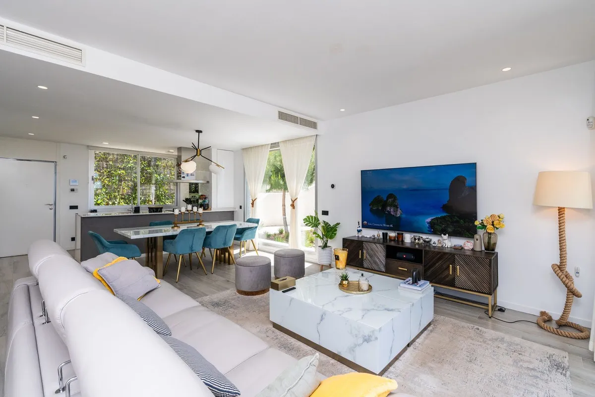 13946b93-b054-43d7-9d49-c87b7e65f142