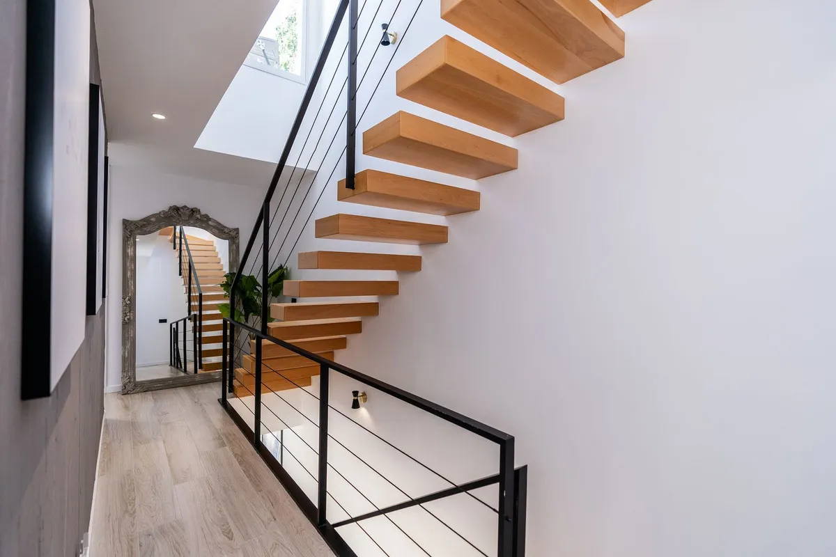 382030d0-2c47-4f5c-b44e-60102e6c1898