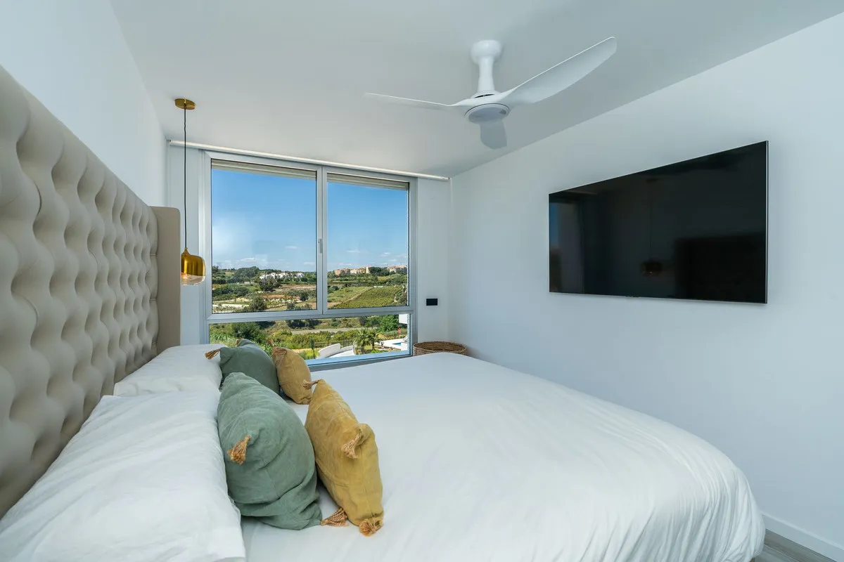 bc29f305-8b98-4c41-8d2c-0114a361eb4d