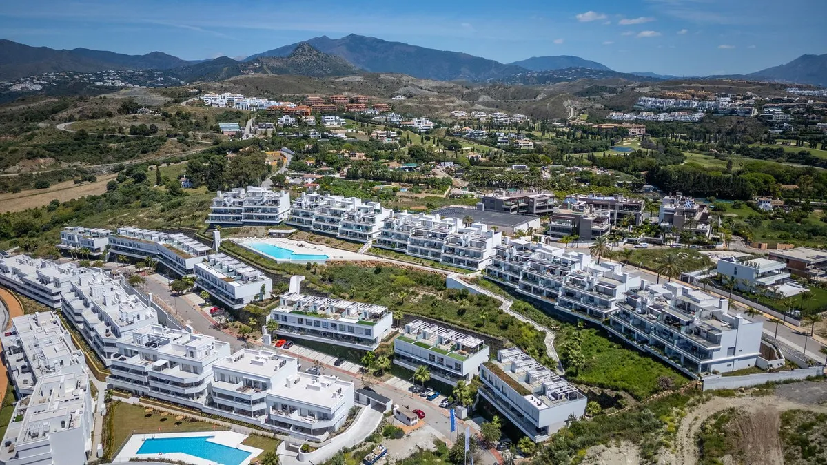 ccbd3f51-a153-418f-b0e1-e91eb1683683