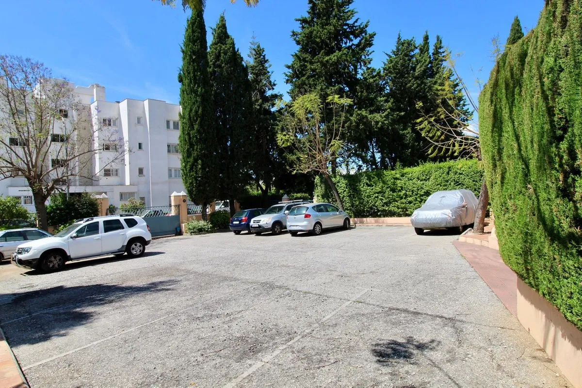 b72e8dff-afb2-4a95-a52a-a75d2858fbb2