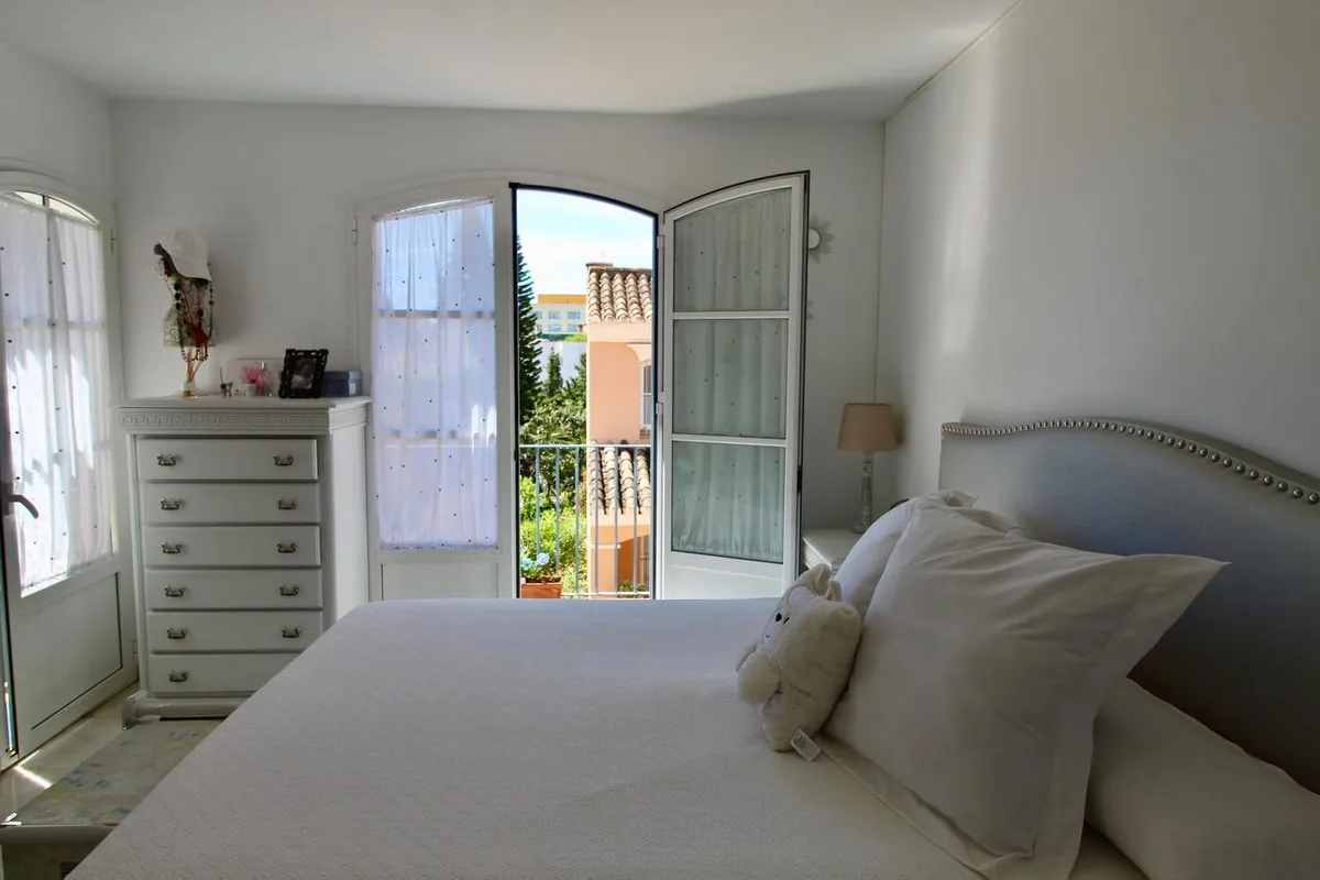 b8581c69-d1e5-442c-95dc-8a8144d35f01