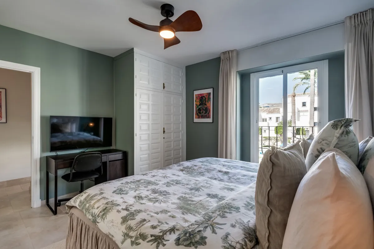 e4325a88-2595-4fc6-a404-5434659e3807