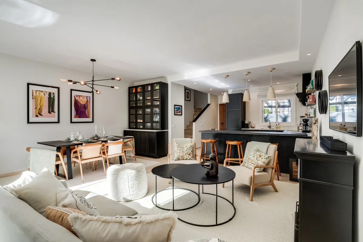 fb307ea9-5d2e-49f2-9bb6-ffa330830510