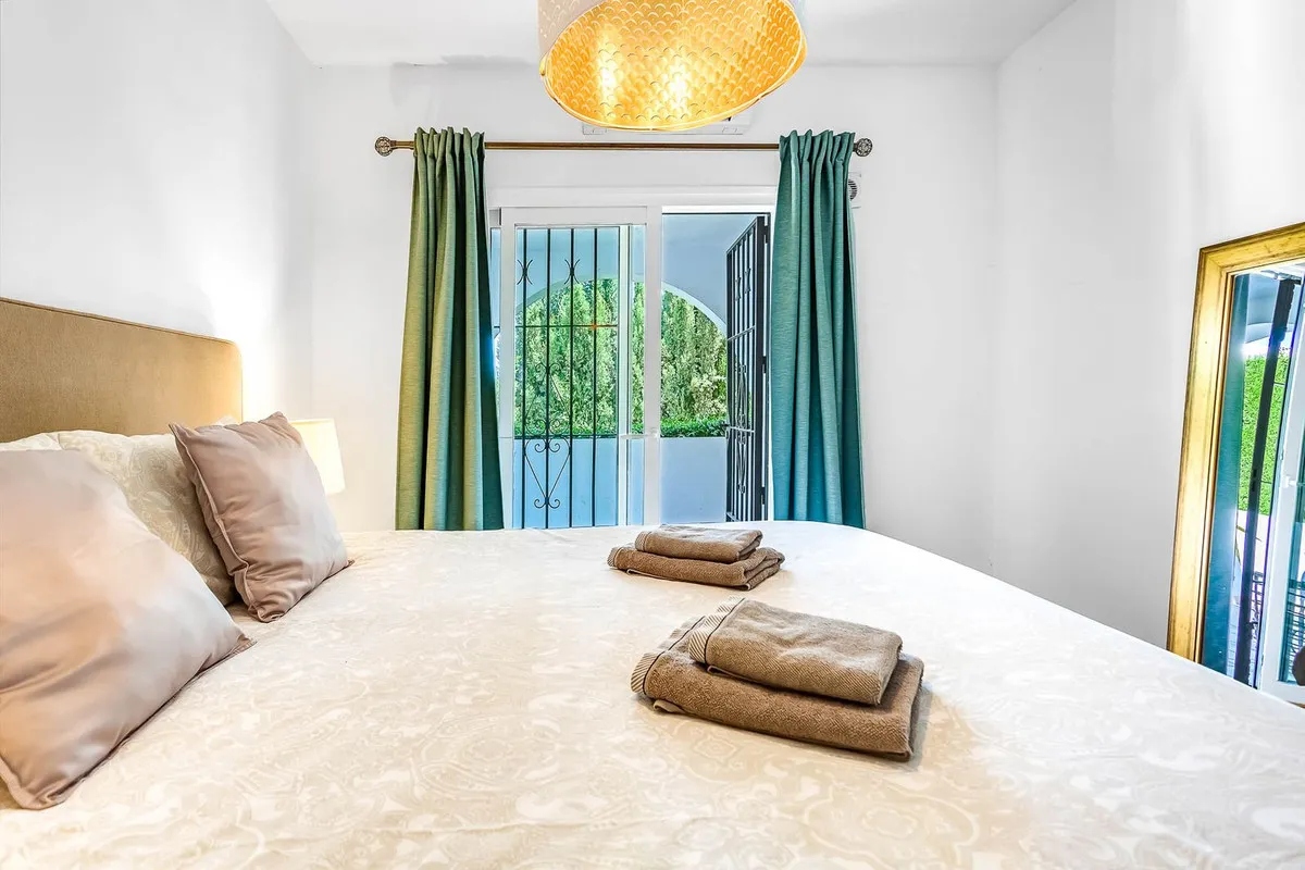 37ae5655-ec6e-4dfa-a95b-7aabc1c71a44