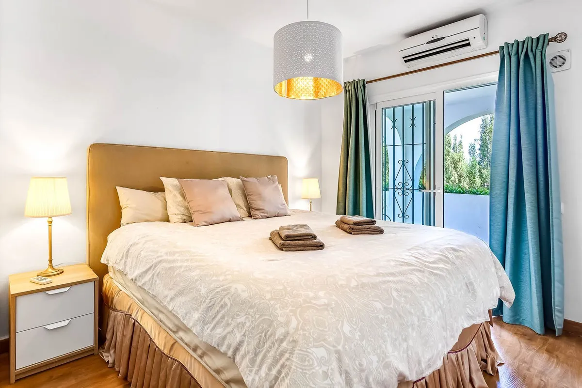 44305735-ce1b-4af2-a260-e377a413882d