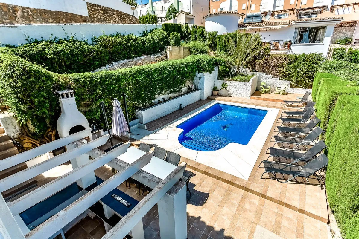 4bb3c138-d429-4bde-aa88-d24c09893877