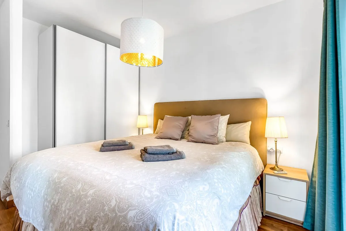 8d4ad385-6de6-41fe-a9e6-68b5e83a8faa