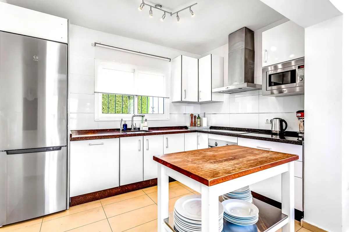 f3fc77da-50ae-42a4-974e-b84d12f5289c