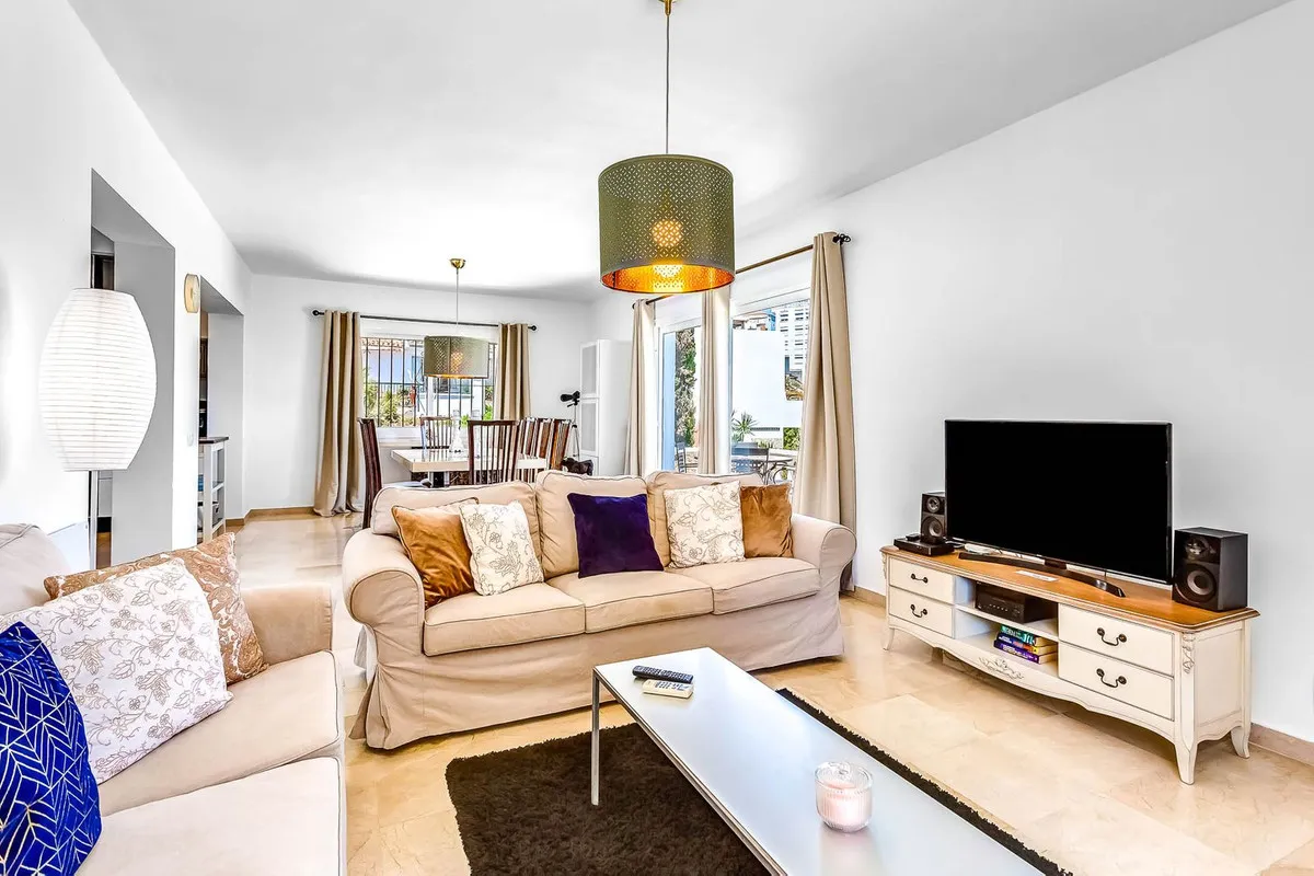 f9ceb24e-1b9e-4fa6-8400-b0d1de036e78