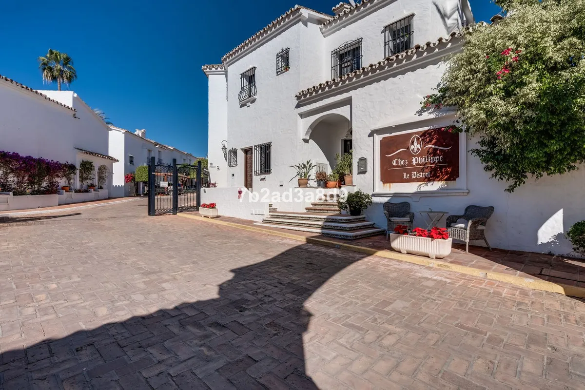 03f323b2-5dda-45b9-8f2d-bea7e66ad4ce