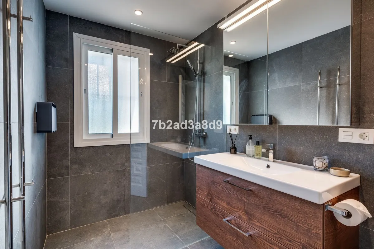 95ea1c9c-d1df-43a4-93c6-0450ca19cd5c