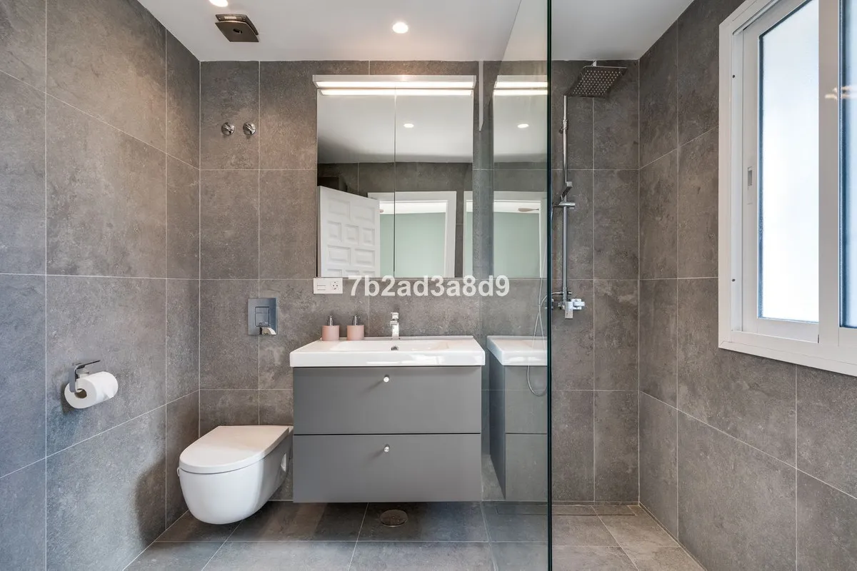 e8d41875-d24a-471d-abf6-4fe720d8fa1d