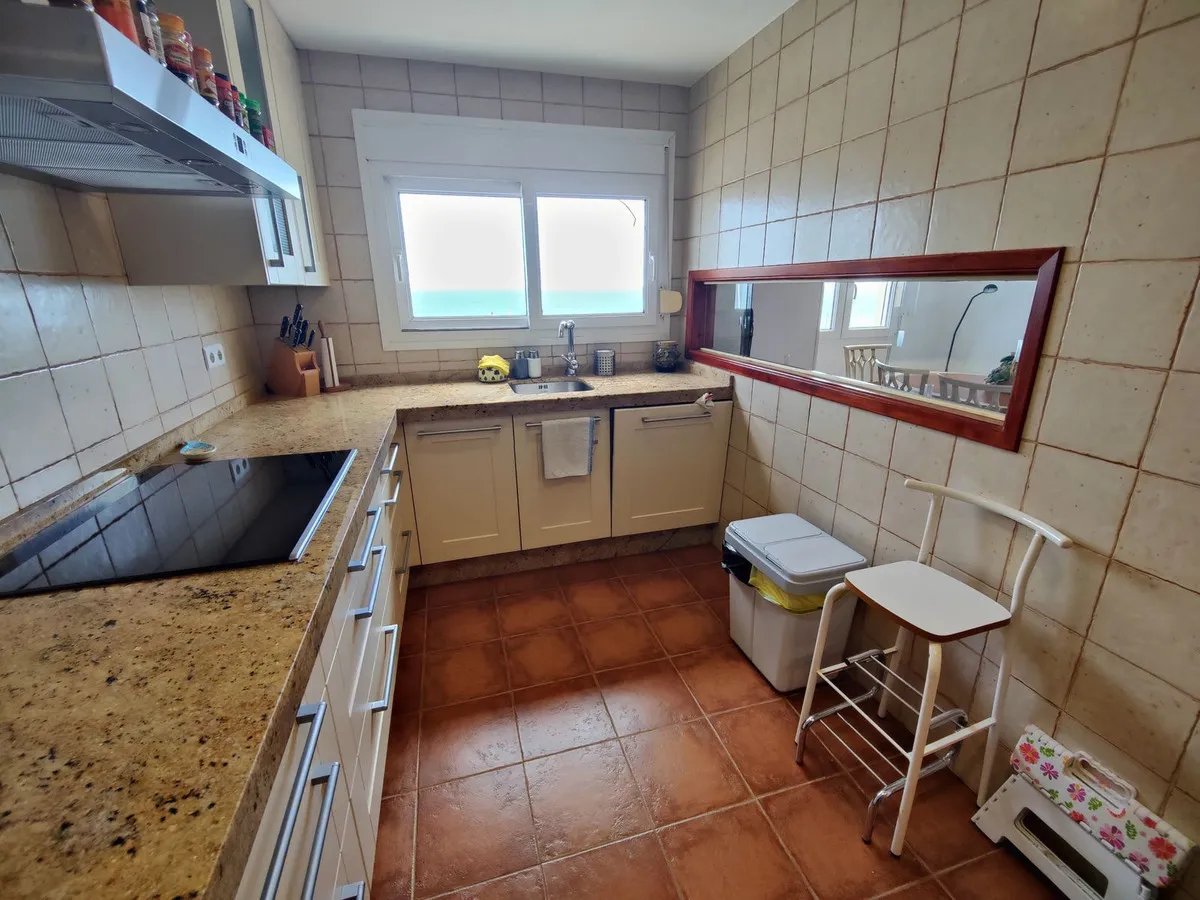 81ed75b6-b4d7-4975-abab-33a5381bb50e