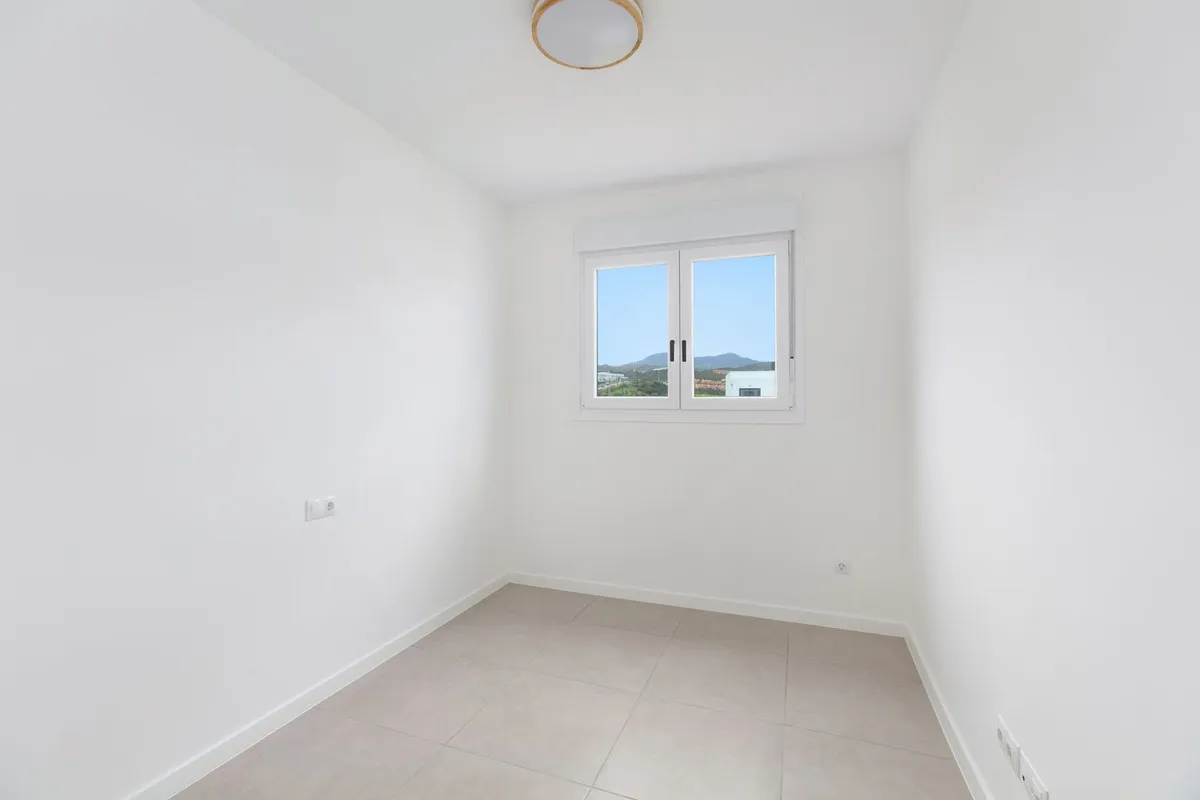 2c587367-784f-48d3-8211-3f35cc7703f9