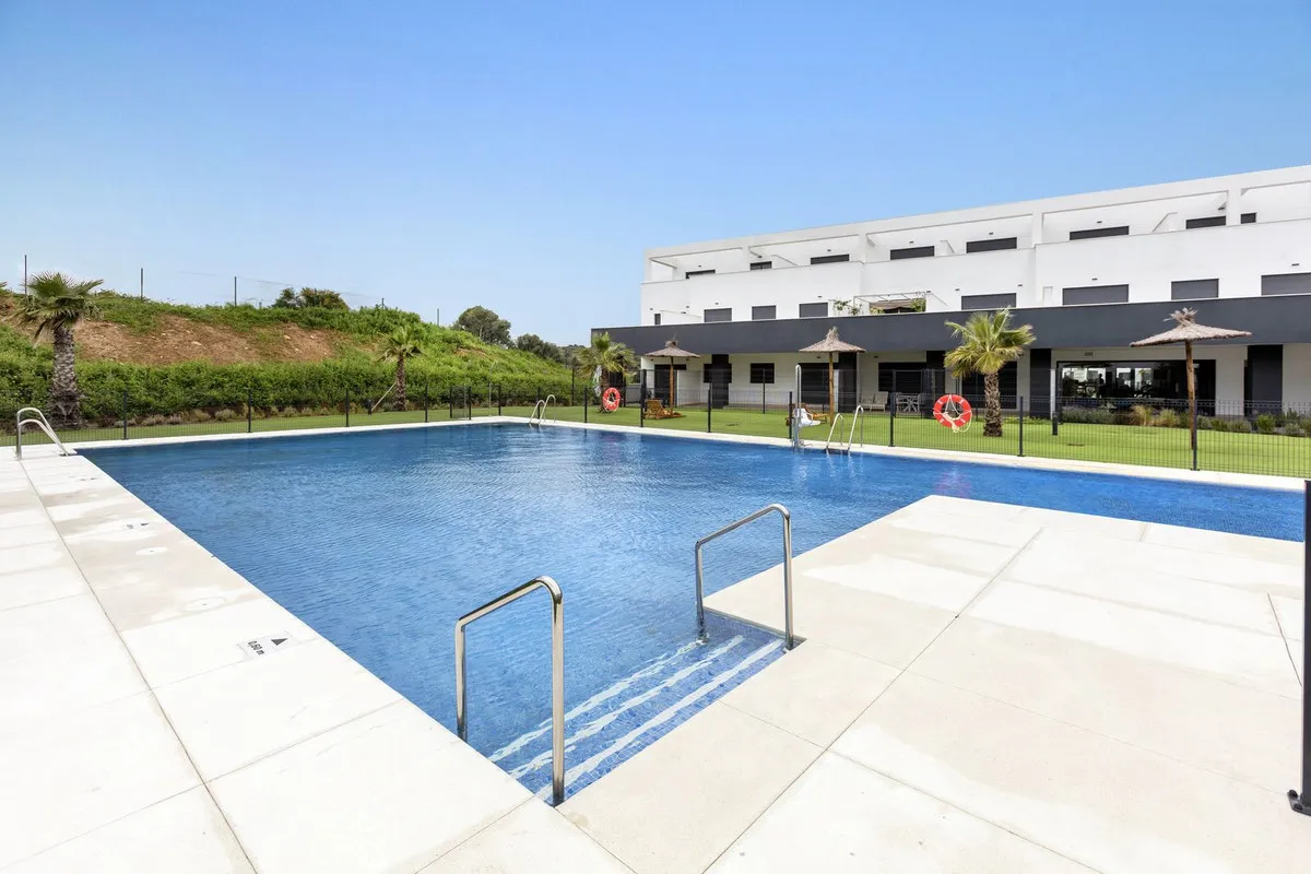 6c9b8483-7f9b-47ba-a88e-825a13955e49