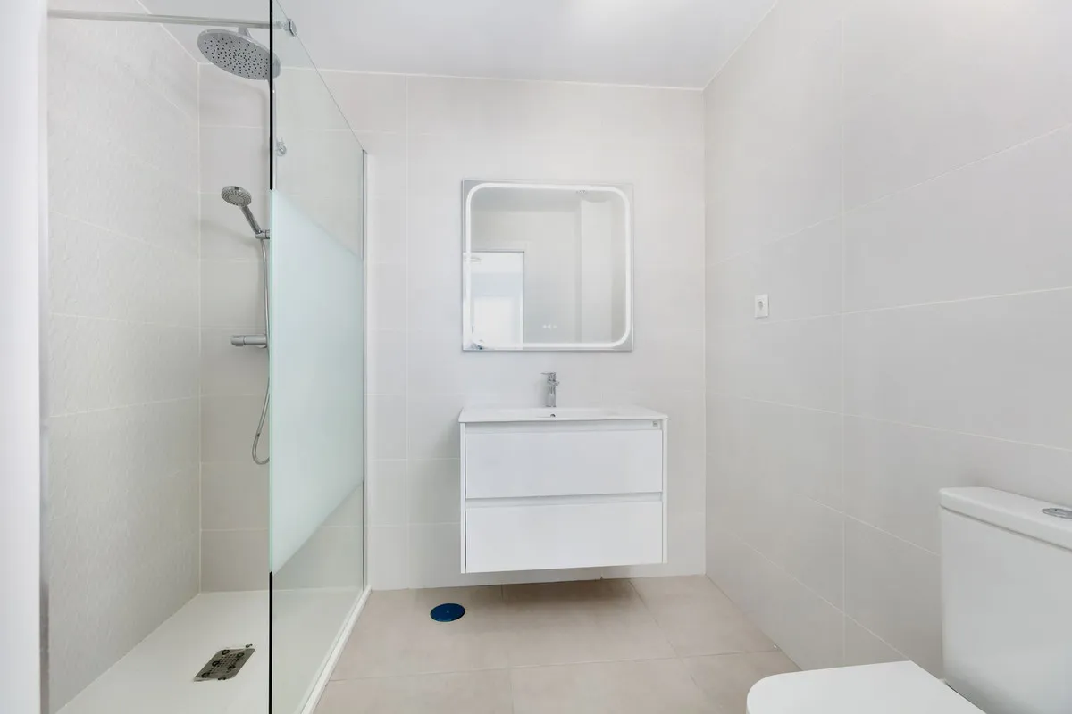 b3fbc243-10b5-4090-aa0d-9a7f423b577a