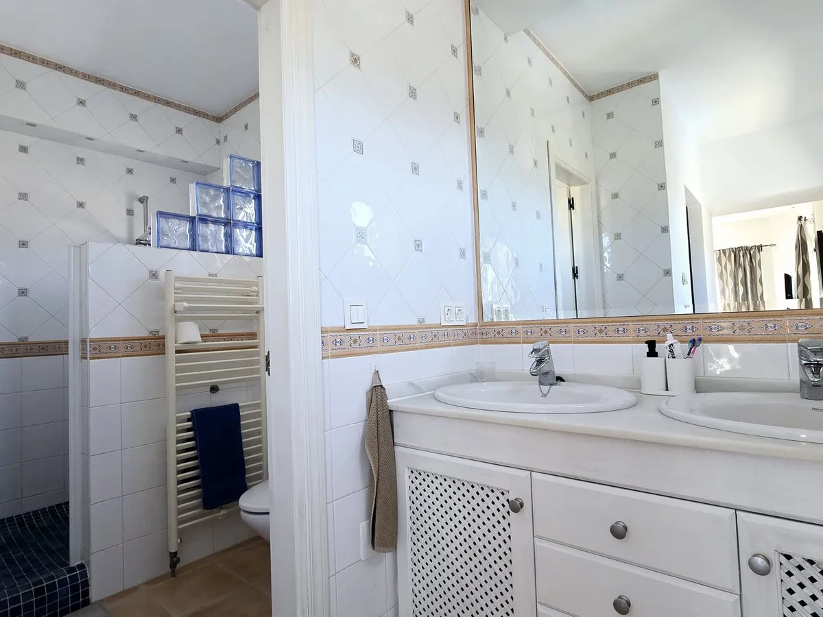 a0c5096d-d7f4-4bea-972a-3c41ea962cb7