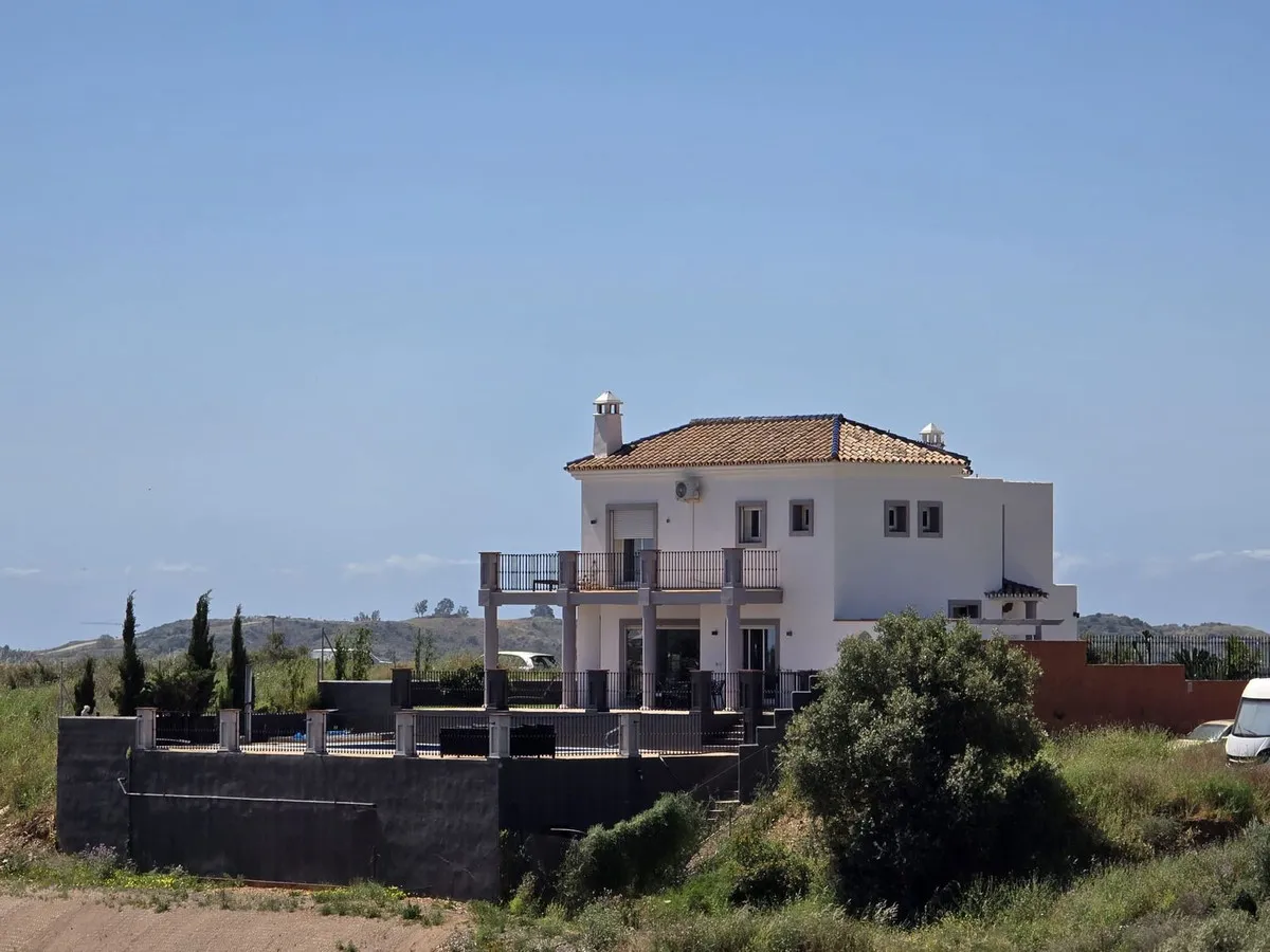 b06444da-42dc-477a-9c8c-df4a86755d23