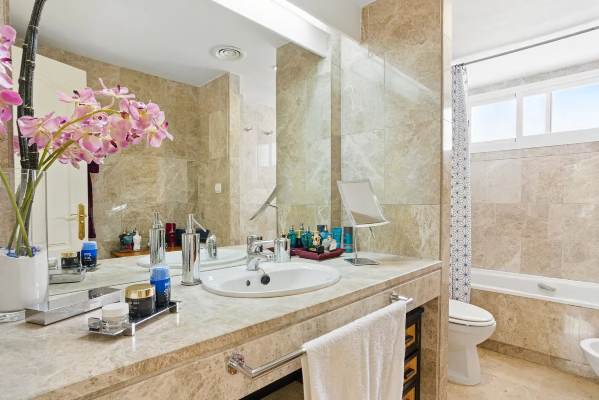 163d8829-562c-4012-8404-173479fdd44f