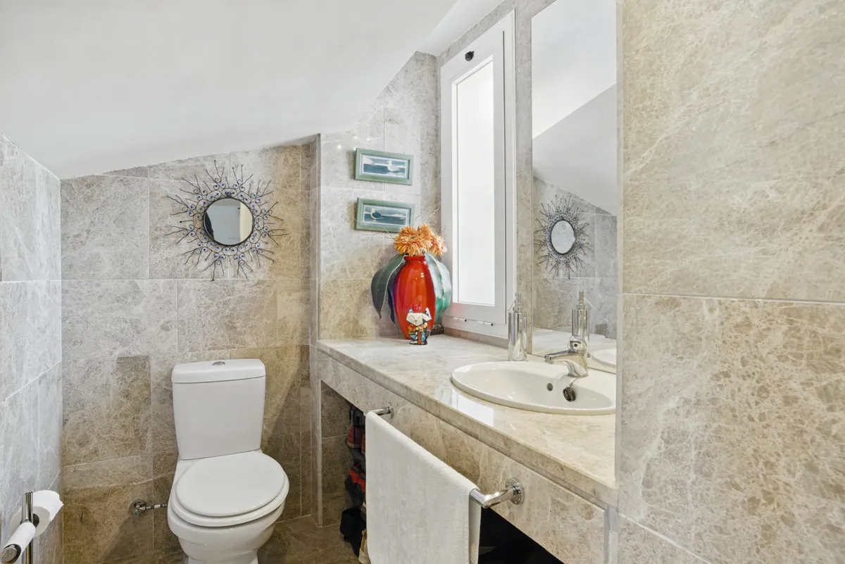 6bb90871-76b8-4517-863b-1705c87e41bb