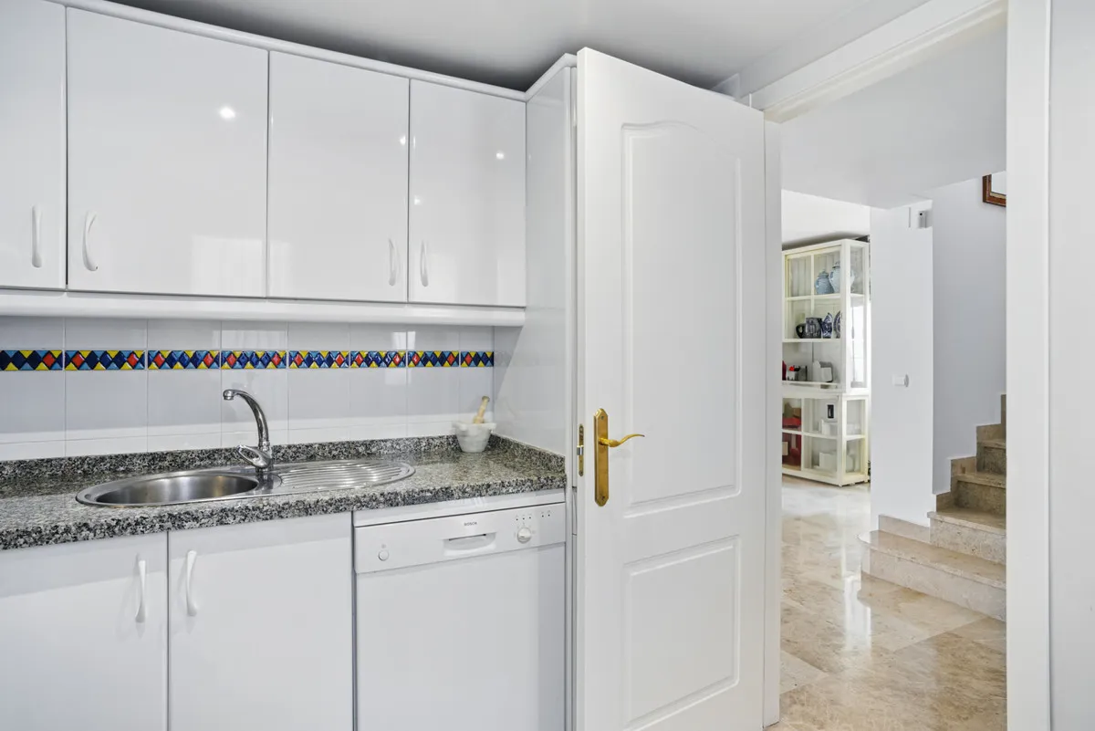 f028766f-b973-41ea-9186-0cedd097a09d