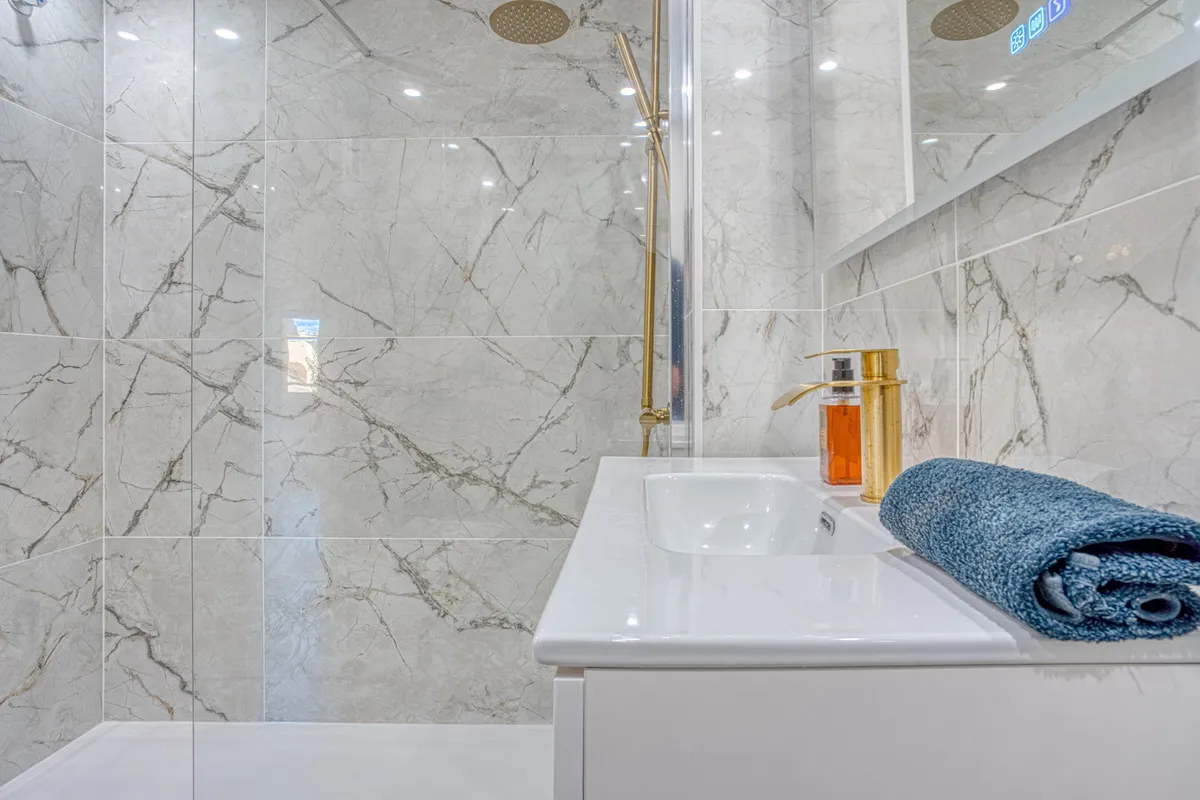 0130dbfe-5a72-445f-80e8-65a024dcf352