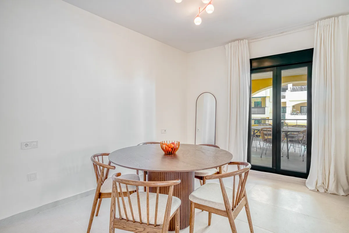 5eb89ef9-fcc0-4dd9-9c49-a51099bbd9a1