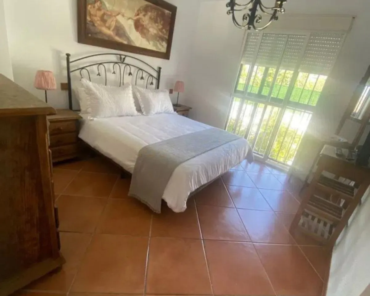 4c1a7ab2-c947-440f-a473-d9d66e62d466