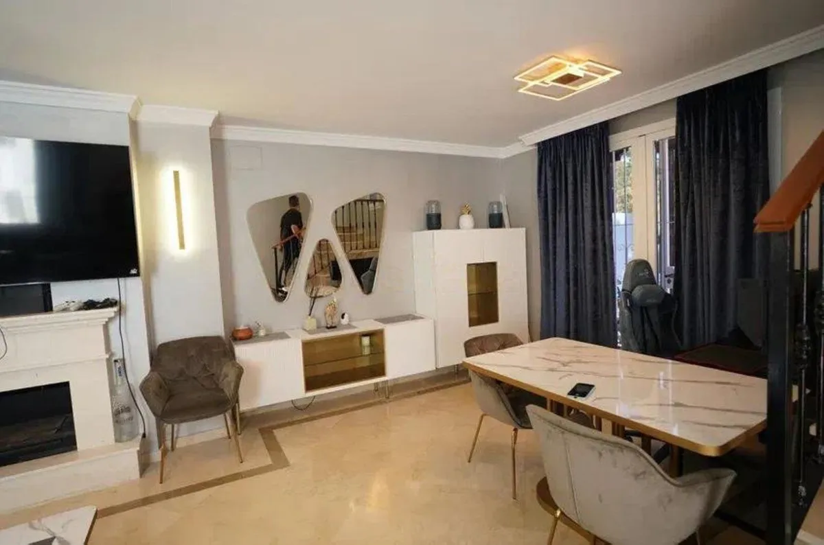 6617bf9b-6ab5-4894-83e5-4457f94d69a0