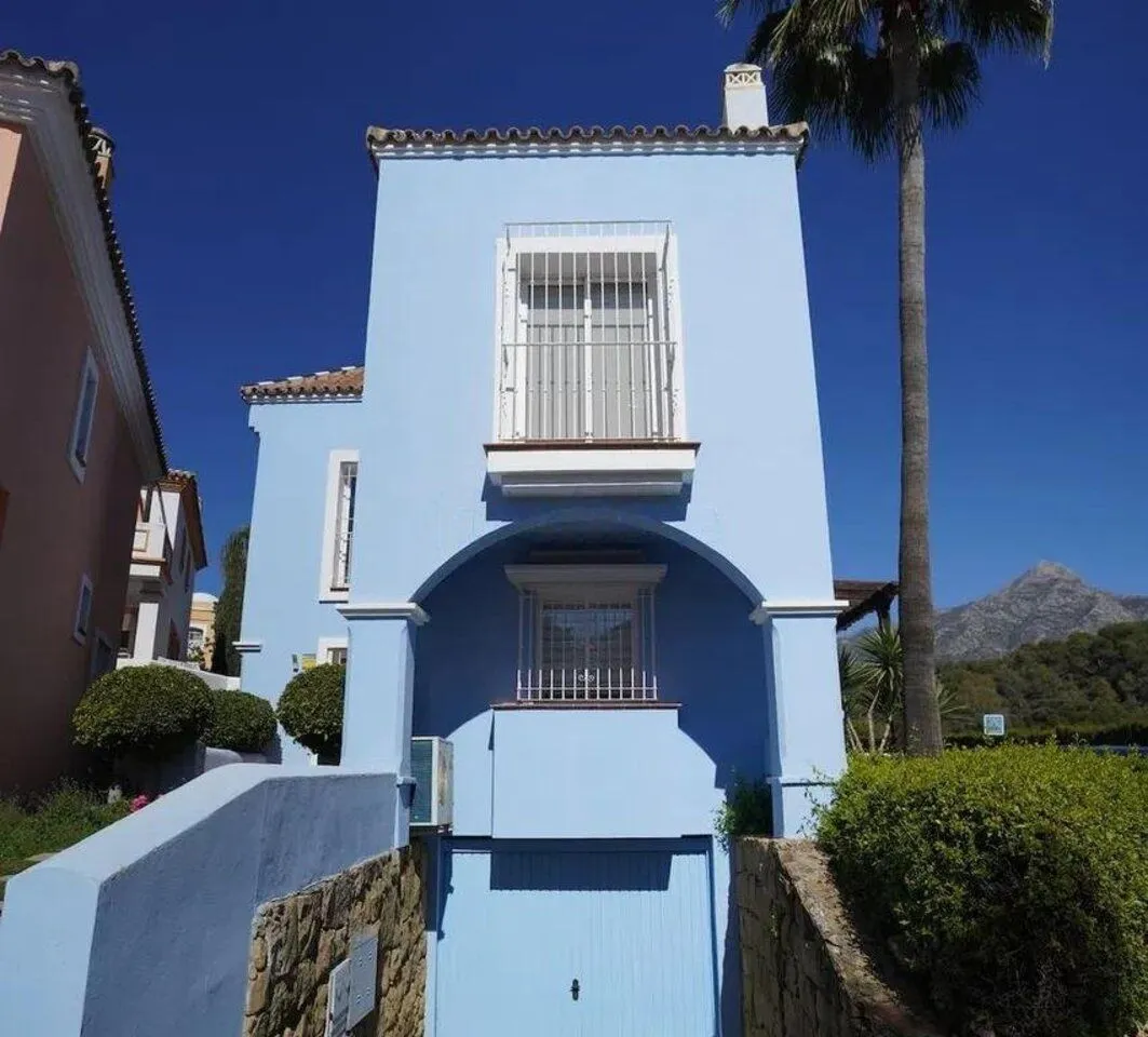 93f605f1-b662-4c20-b153-c51590b8f762