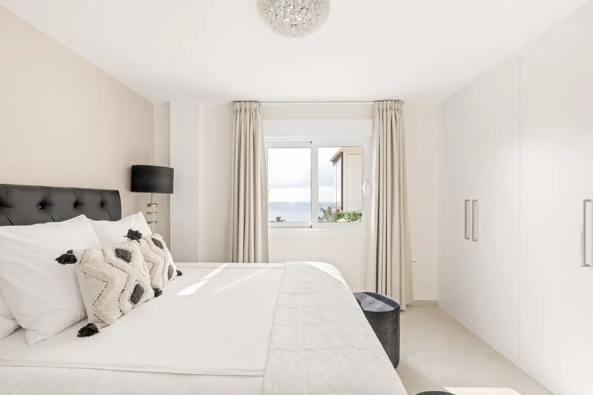 54bee406-500a-42ba-8051-7c9173d38303