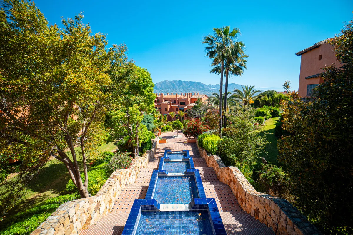 81db17fe-b07c-4d50-aa6c-65621fe9edd0