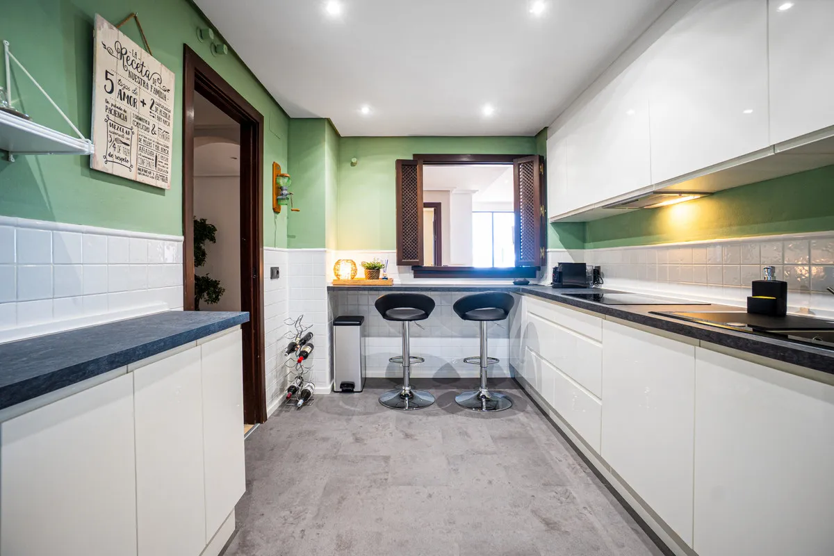 c04bbe8c-dcfd-4894-9f29-942178972f13