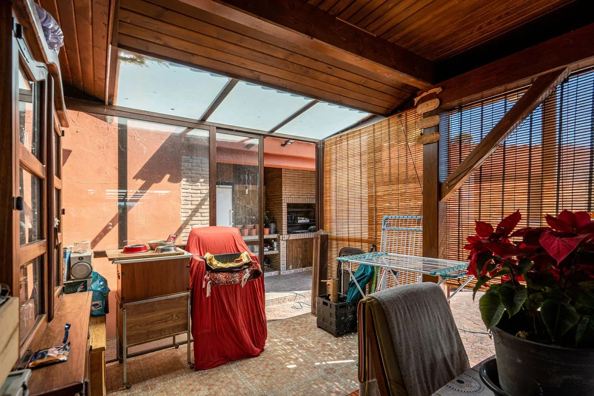 01856500-022a-4581-a949-a02c0e70907a