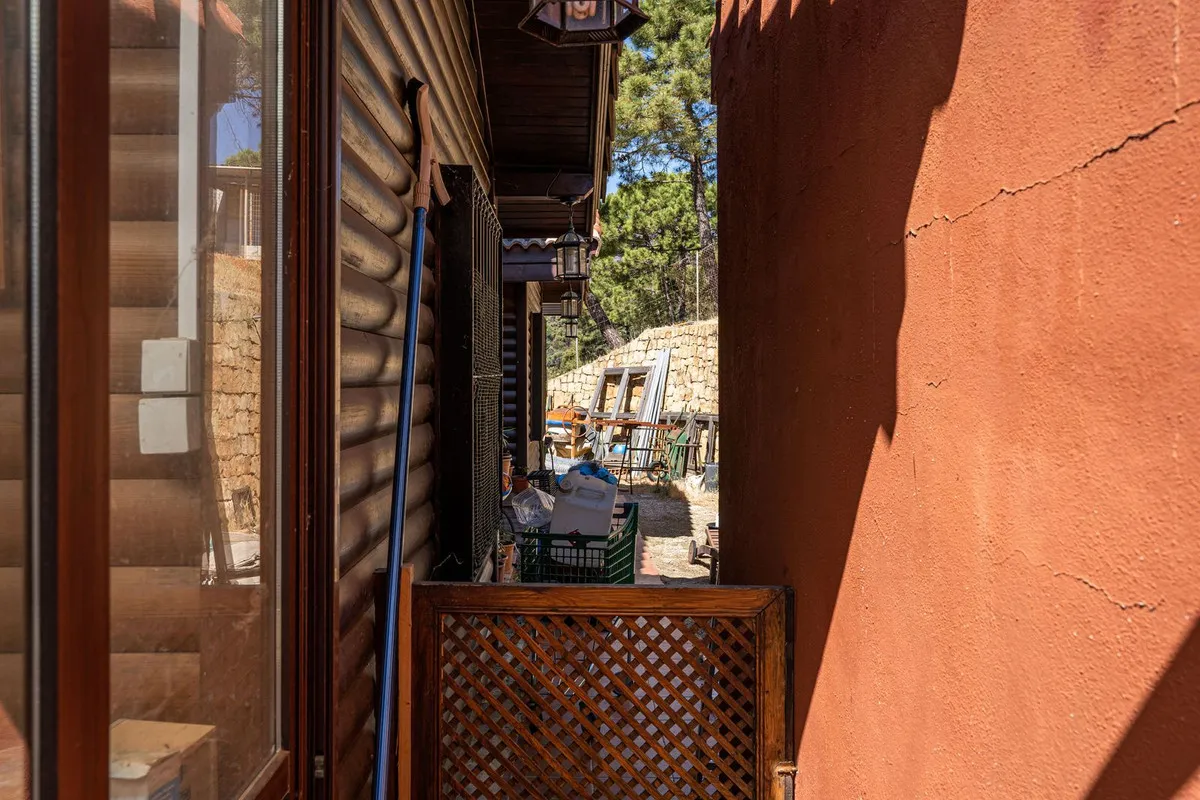 8eff0b7c-7646-4a37-be19-898406541902