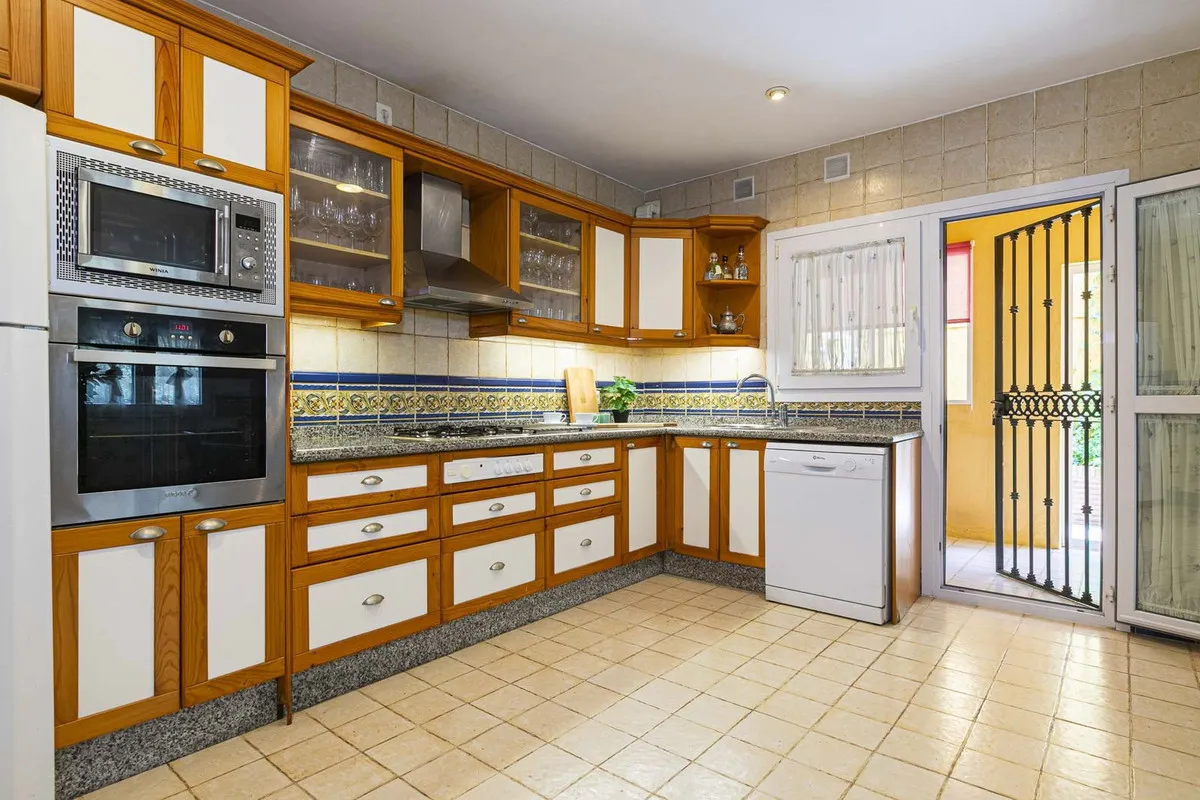 4bd78b25-fe0c-4c5b-b33f-dd7c2a6e223b