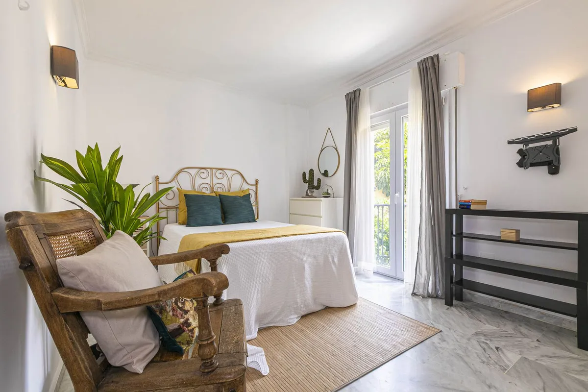 7e7563a2-6b34-41dc-b4b2-89fb0eb09502