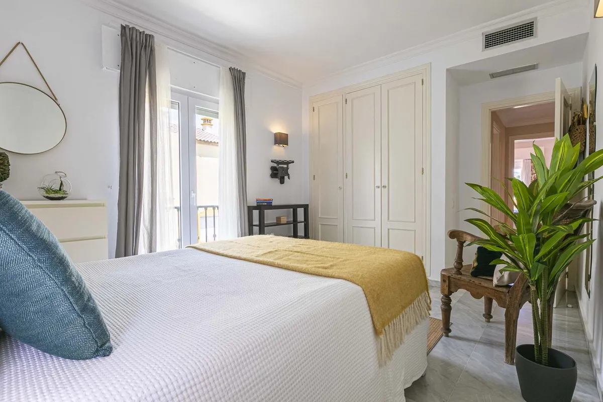 cf477104-0ffb-46a6-8d3b-628c5f74edfe