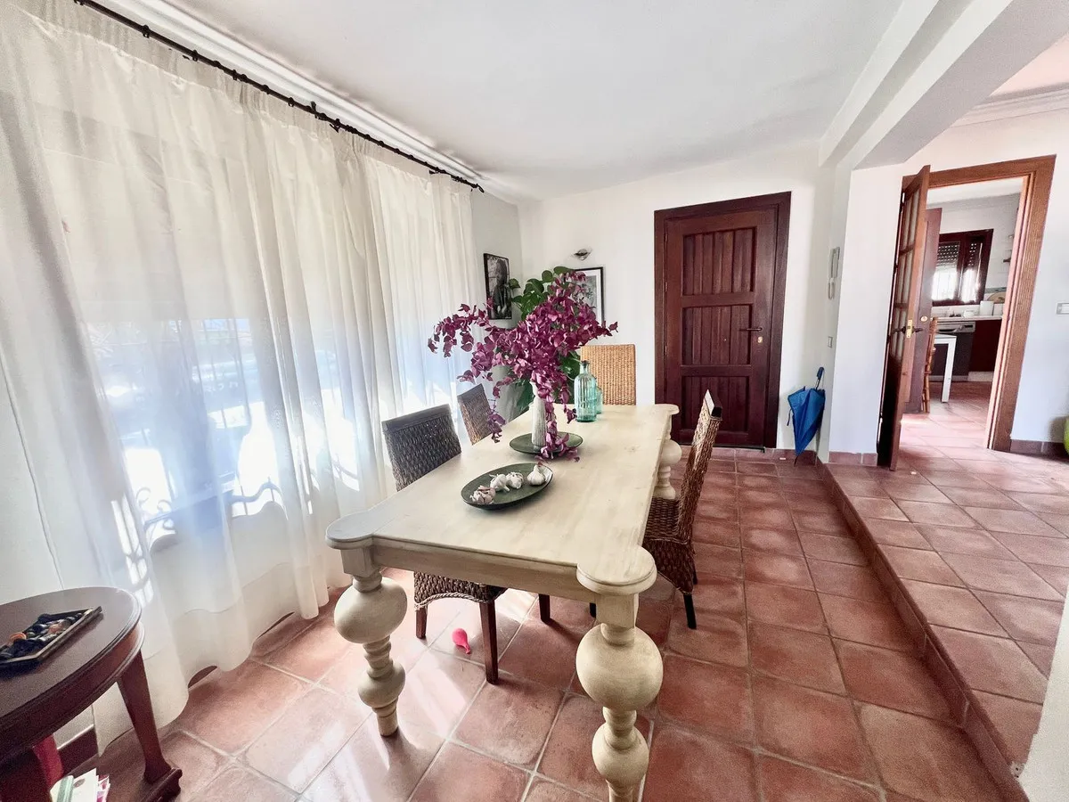 8c8d1e9a-98e7-45a6-8acd-261c70d32f1a