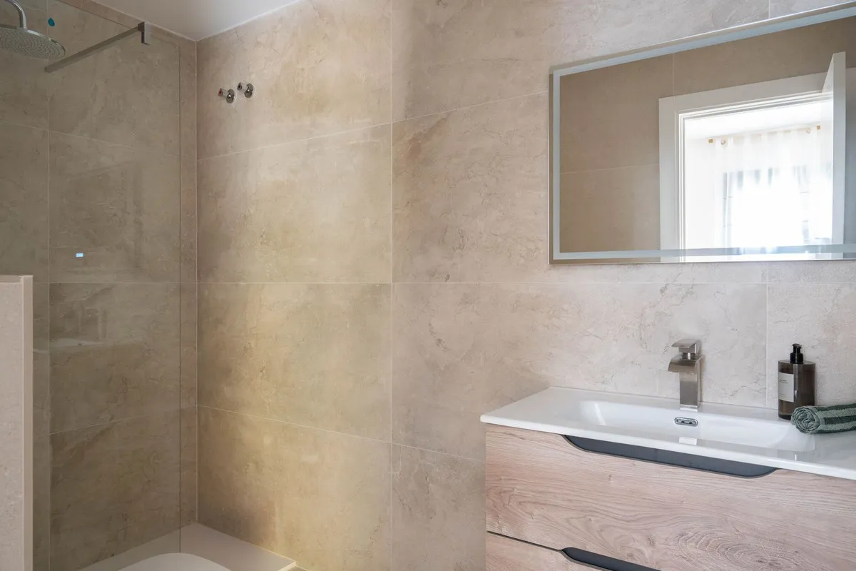 94e52684-5021-4cc6-93cb-a5ff910d3cfe