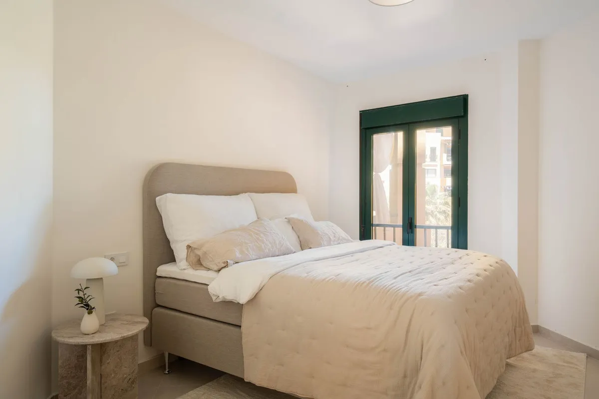 f19aa2b6-0650-4a2d-a7c6-bbdb406c4197