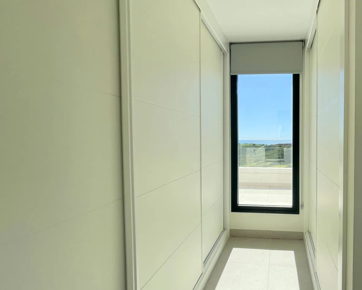 193a1f06-881e-48e9-b6a1-e1d69646b4f2