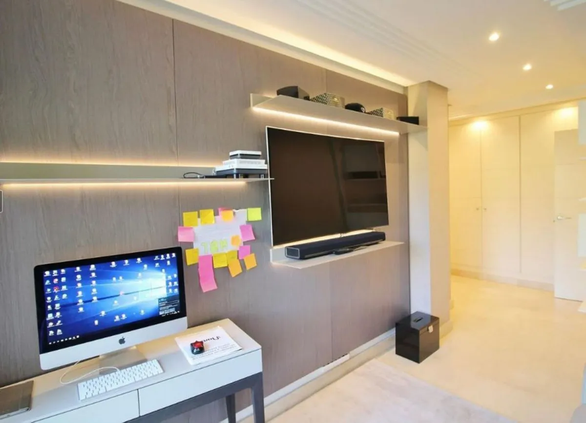 f5698947-da9f-48d7-a4bb-2ffa2d0baa5a