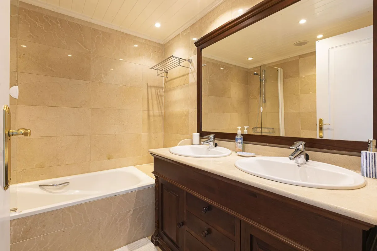 2ac0f0dc-3d04-4a69-ba57-35a262c8a2ba