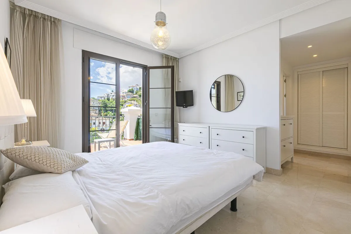 9cc5f8b1-3f11-45b7-bd63-97e613e04a76