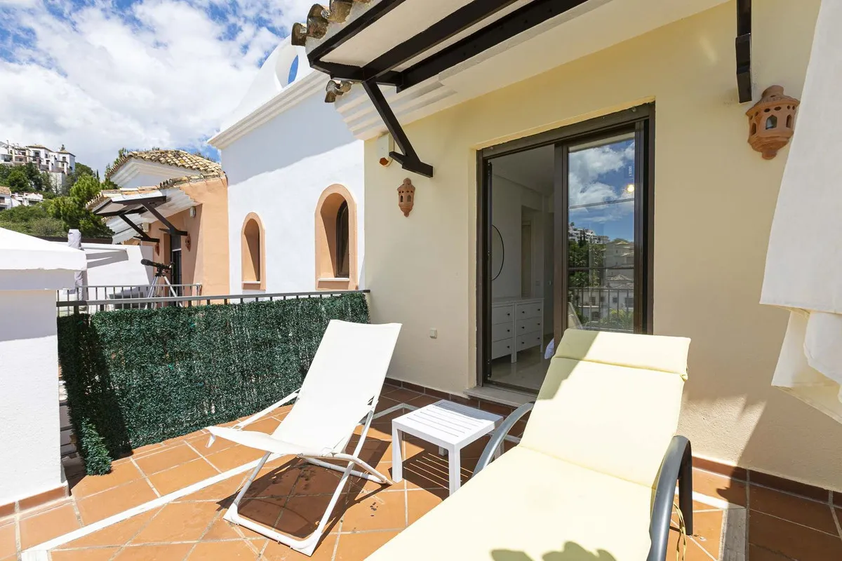 f568e2b4-4db8-40bd-b77d-0f4b39fdaf33