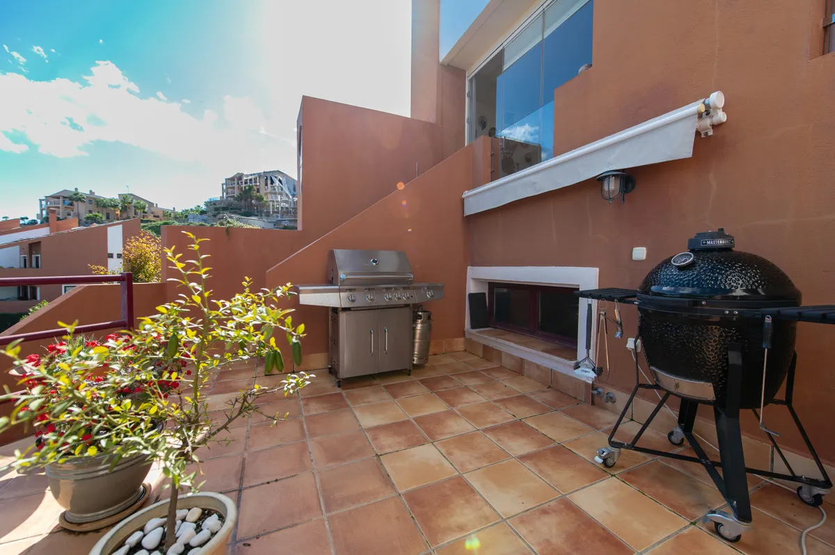 d92714cf-0178-4fd3-a686-be2ef0fbb131