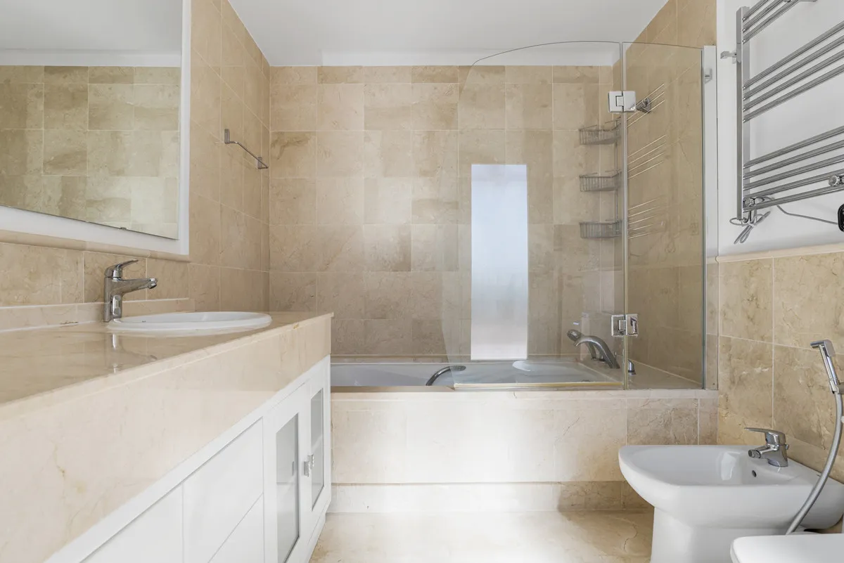 1375ecfb-a724-40d5-a47d-1f3e80efa463