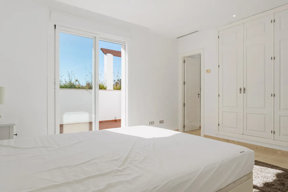 3b57e7e3-57bb-4504-8369-045fa213a57a